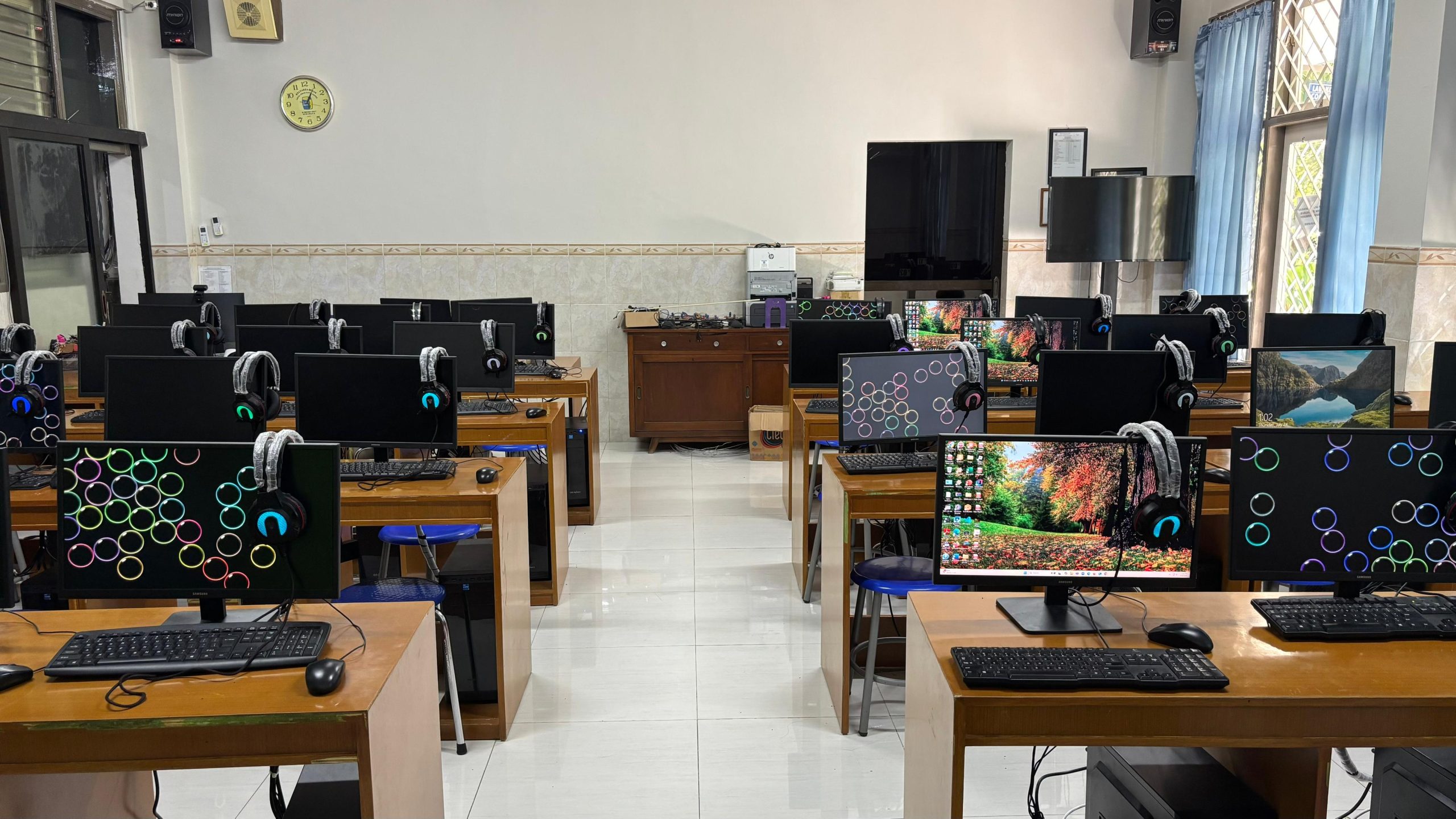 Ruang Laboratorium Komputer Ruang Laboratorium Komputer