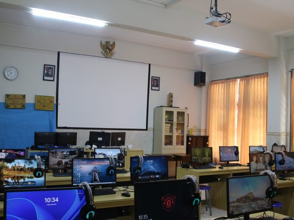 Ruang Laboratorium Bahasa Ruang Laboratorium Bahasa