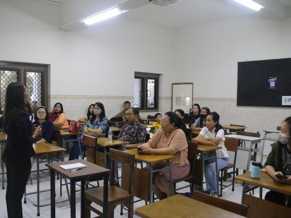 Pertemuan Orang Tua Wali Murid Kelas VIII (Delapan) Pertemuan Orang Tua Wali Murid Kelas VIII (Delapan)