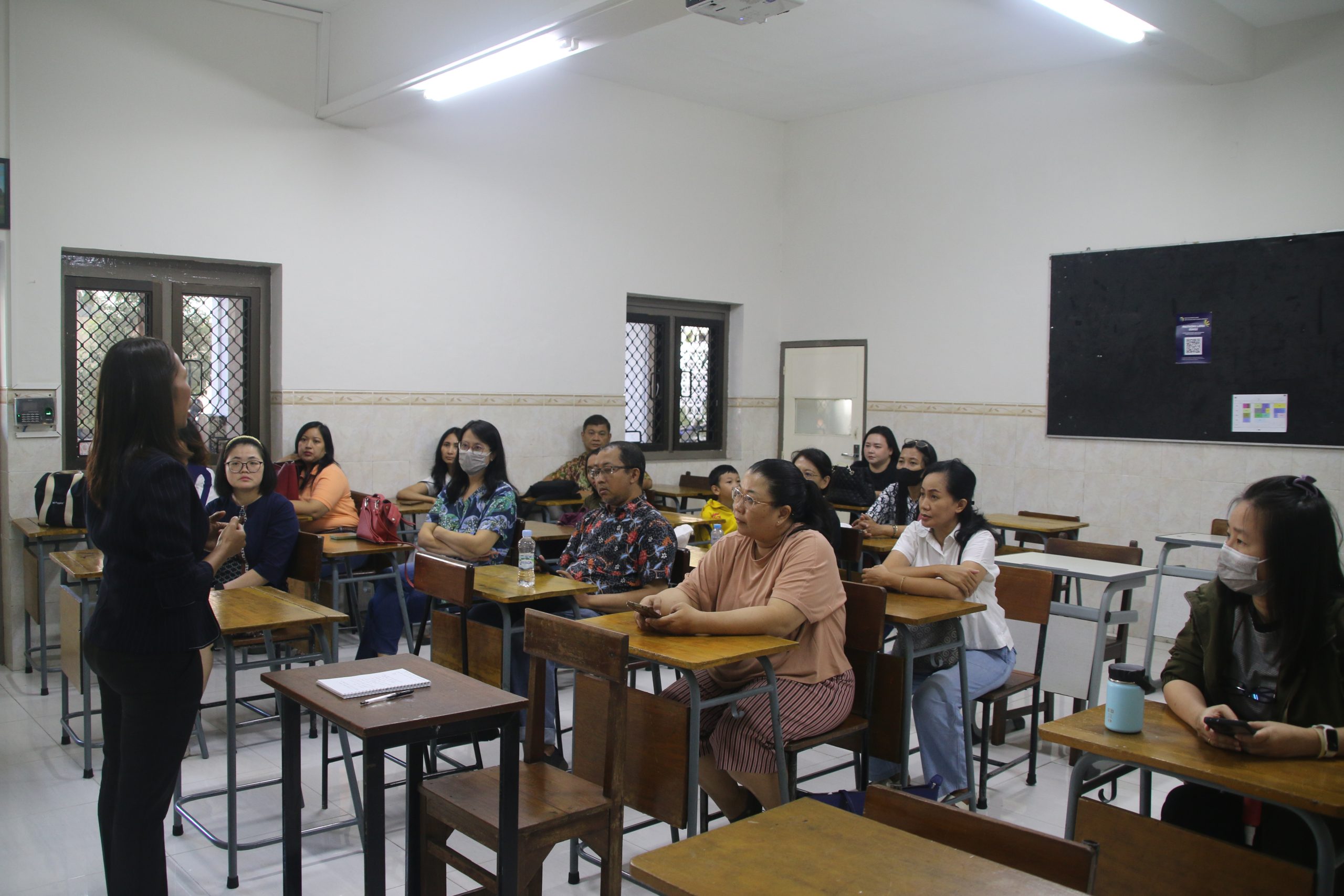 Pertemuan Orang Tua Wali Murid Kelas VIII (Delapan) Pertemuan Orang Tua Wali Murid Kelas VIII (Delapan)